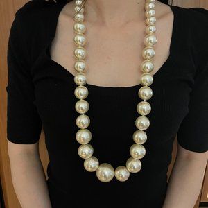 Kenneth Lane "Pearl" Necklace, White (Pearl) color), Gold clasp.